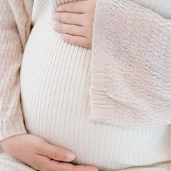 随着人工智能👲🗨算力需求快🏄‍♀️🀄速增长，对稳👫🎭定、高效电力的需✉求也日🇰🇳🌭